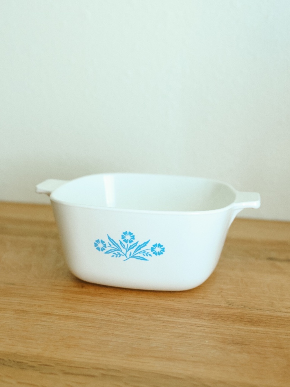VINTAGE CorningWare 1 3/4 Qt. Blue Cornfolower Casserole Dish